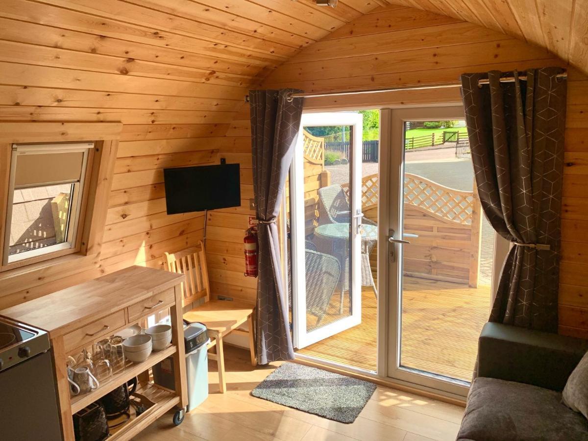 פורט ויליאם Conifer Cabins מראה חיצוני תמונה