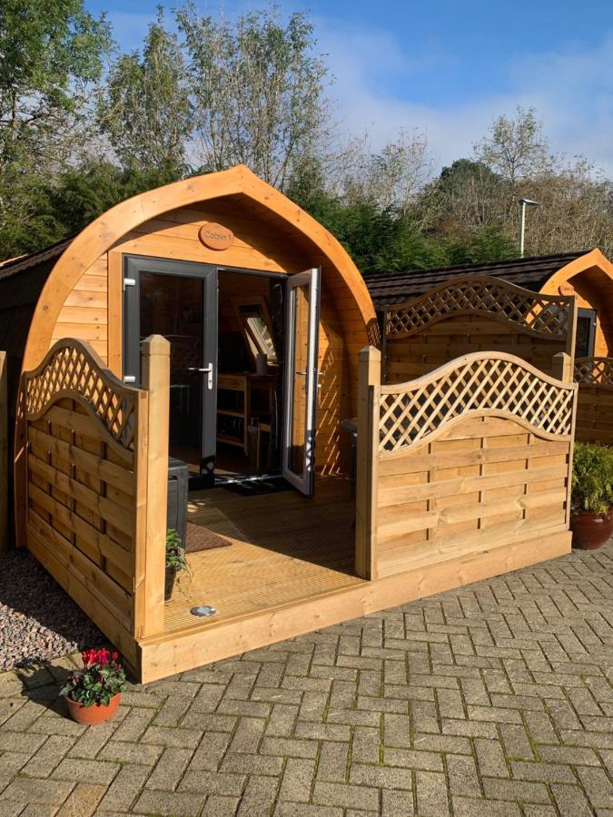 פורט ויליאם Conifer Cabins מראה חיצוני תמונה