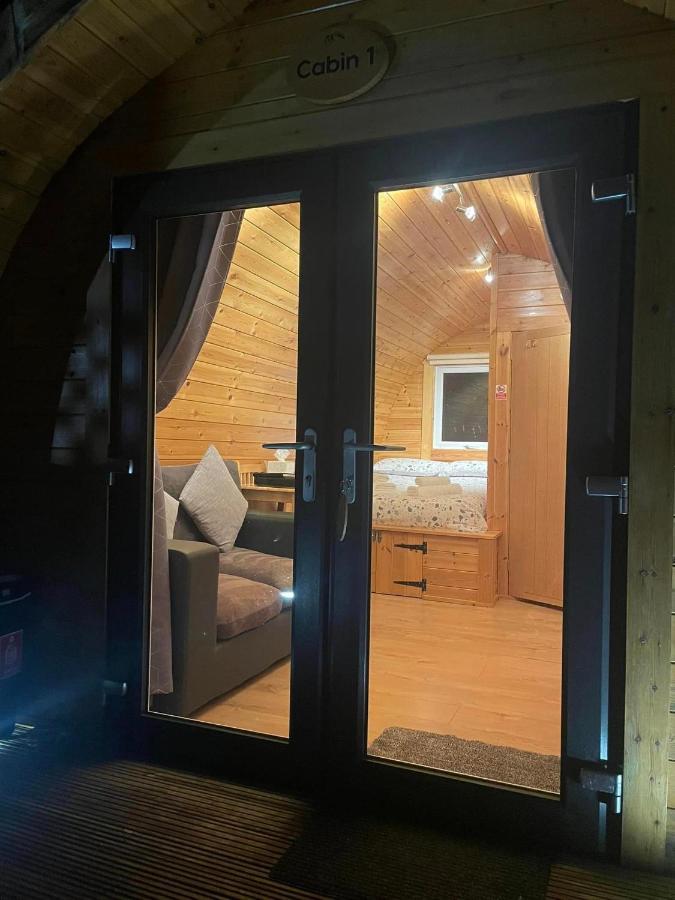 פורט ויליאם Conifer Cabins מראה חיצוני תמונה