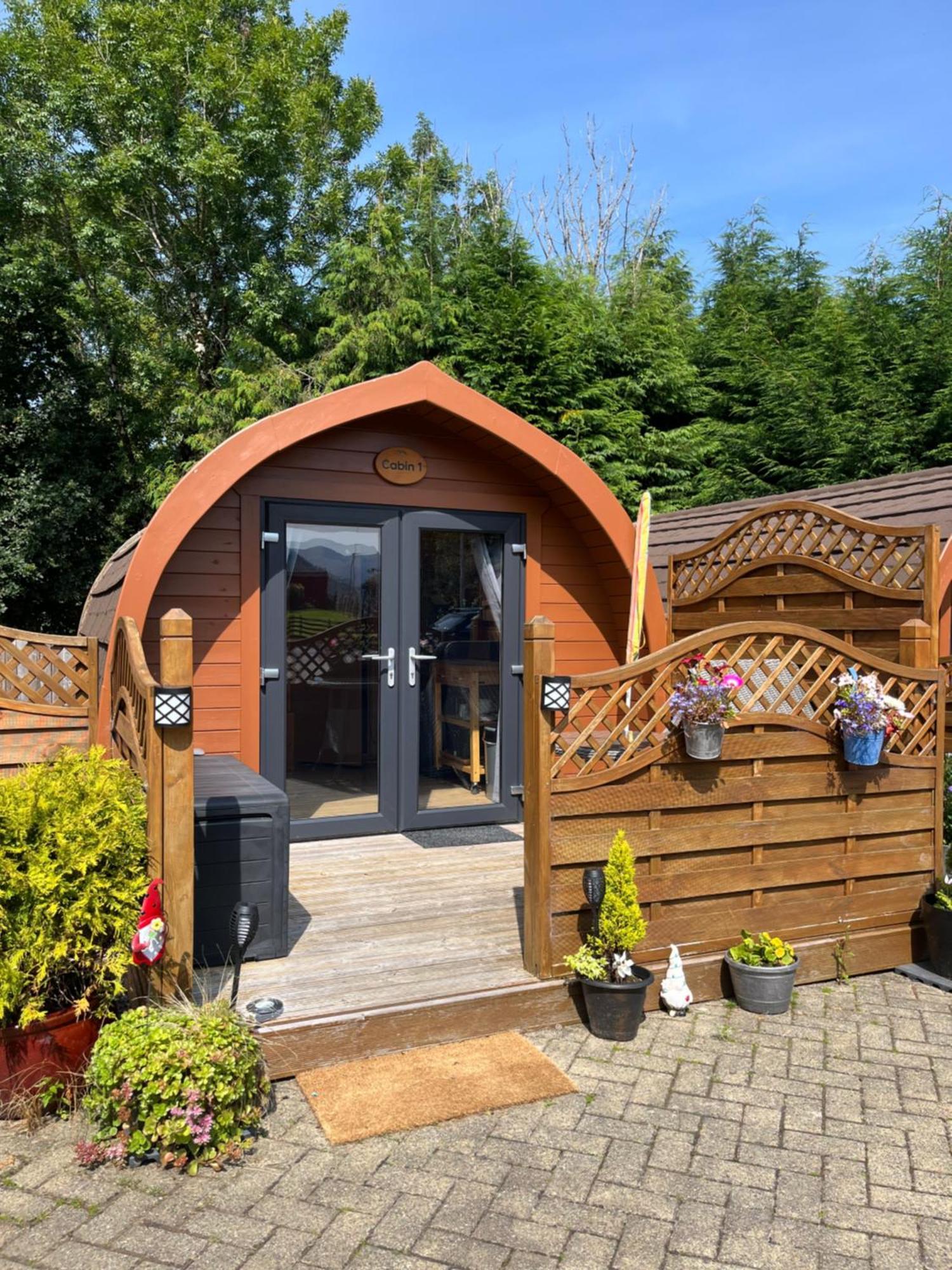 פורט ויליאם Conifer Cabins מראה חיצוני תמונה